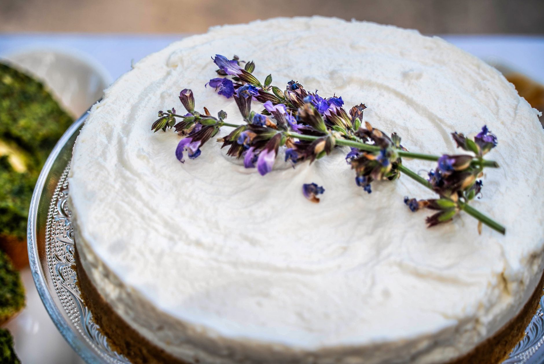 Torta s lavandom i medom